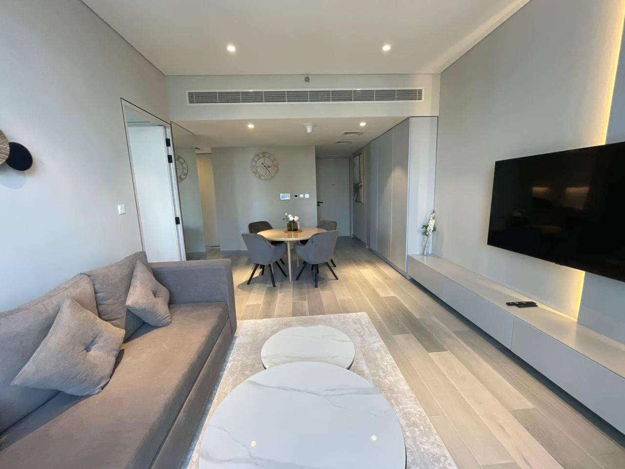Marina Walk Gem Modern With Pool & Gym Access, Steps To & Metro Managed By Sunnyhomes Апартаменти Дубай