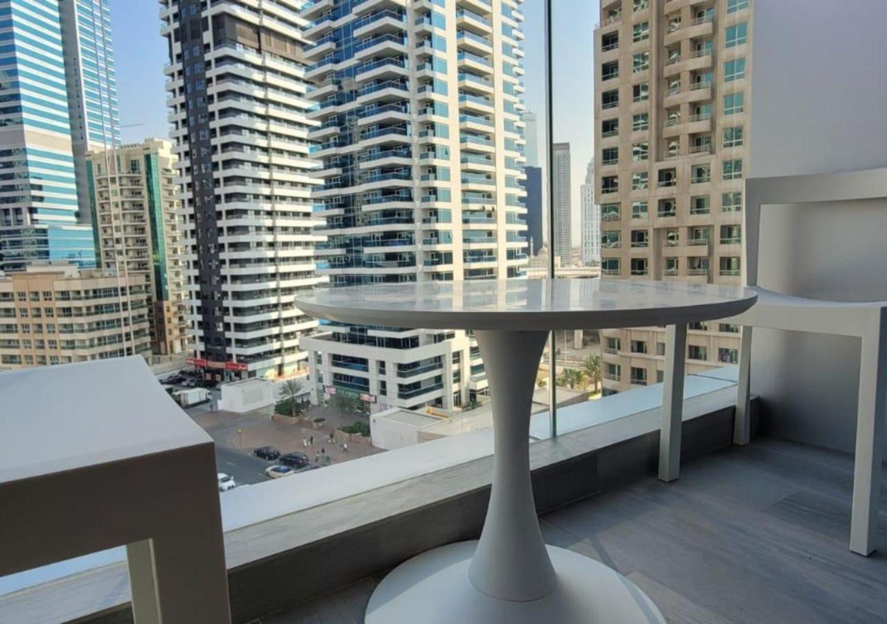 Marina Walk Gem Modern With Pool & Gym Access, Steps To & Metro Managed By Sunnyhomes Dubaï