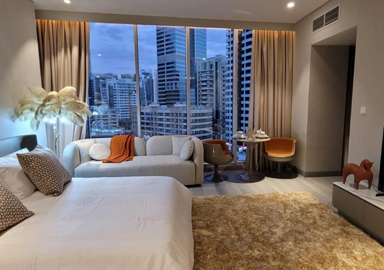 Marina Walk Gem Modern With Pool & Gym Access, Steps To & Metro Managed By Sunnyhomes * Dubaï