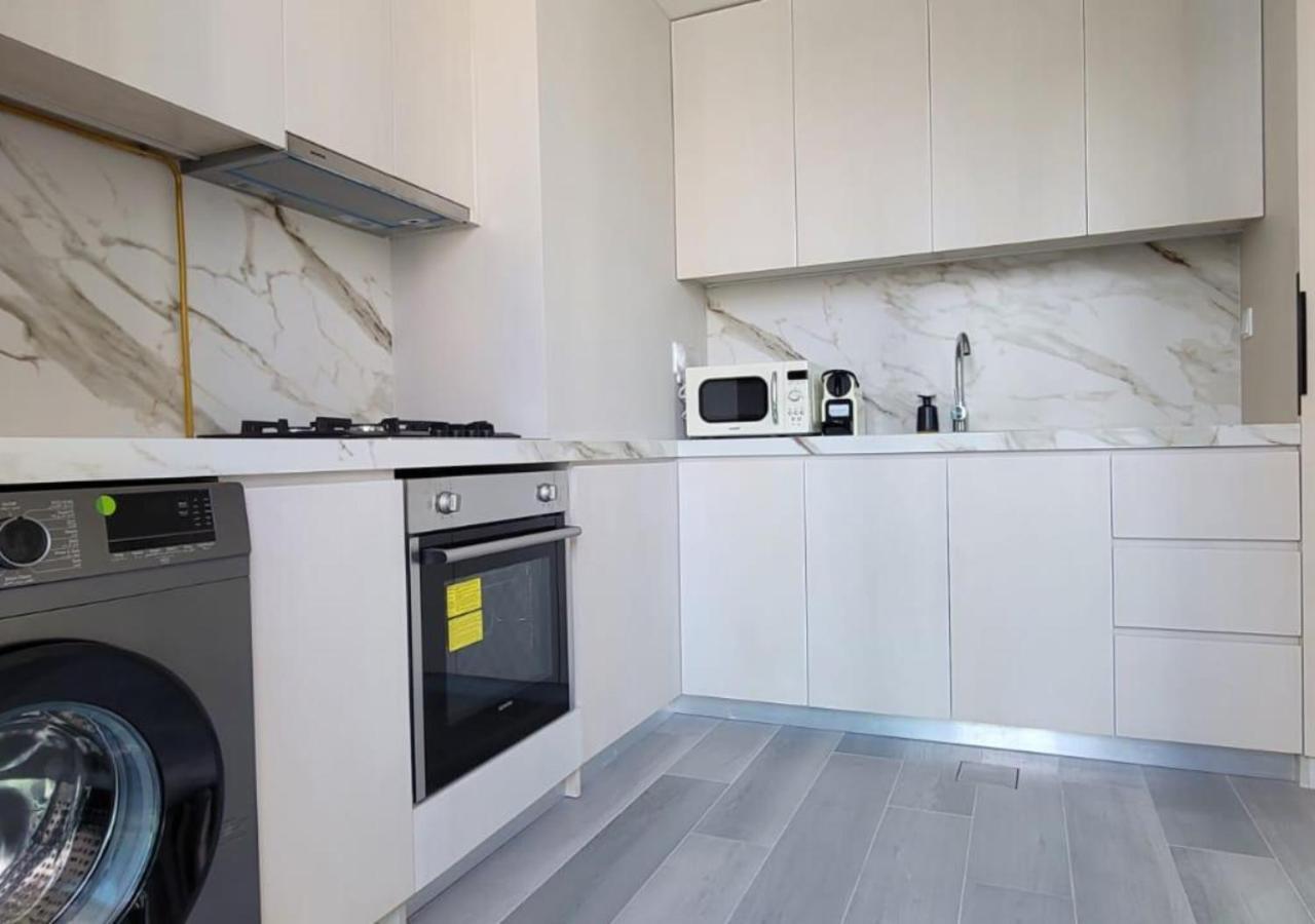 Marina Walk Gem Modern With Pool & Gym Access, Steps To & Metro Managed By Sunnyhomes * Dubaï