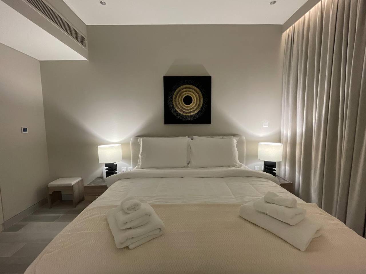 Marina Walk Gem Modern With Pool & Gym Access, Steps To & Metro Managed By Sunnyhomes