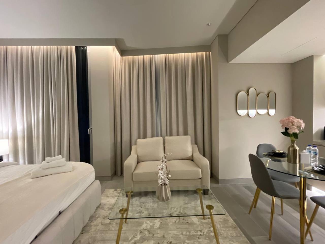 Marina Walk Gem Modern With Pool & Gym Access, Steps To & Metro Managed By Sunnyhomes Appartement