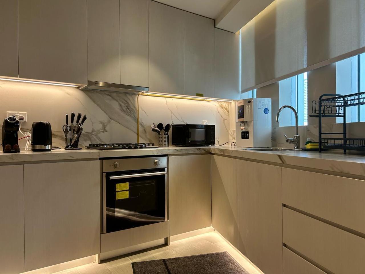 Appartement Marina Walk Gem Modern With Pool & Gym Access, Steps To & Metro Managed By Sunnyhomes Dubaï