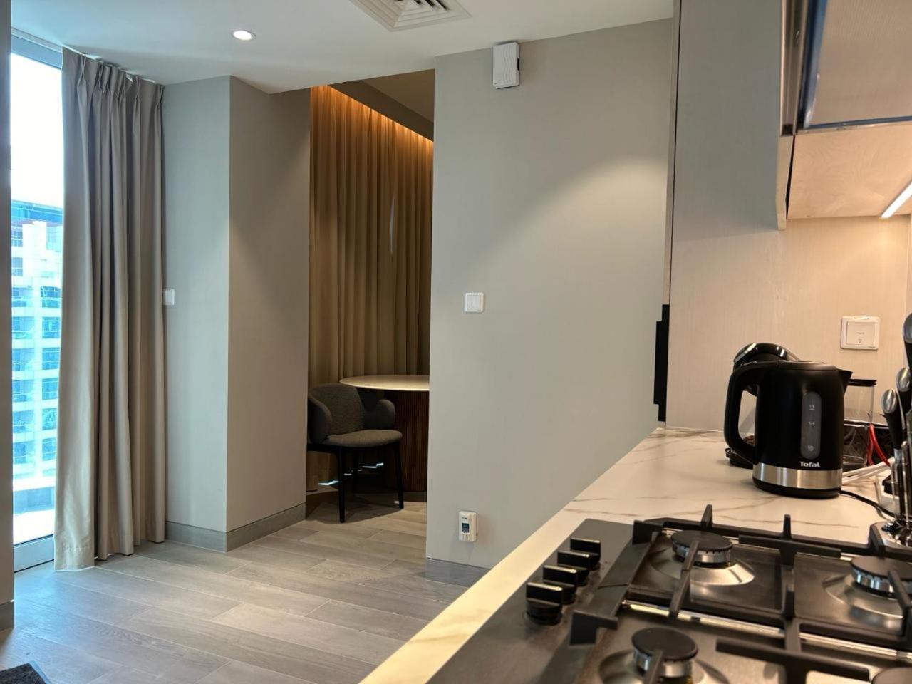 Appartement Marina Walk Gem Modern With Pool & Gym Access, Steps To & Metro Managed By Sunnyhomes *