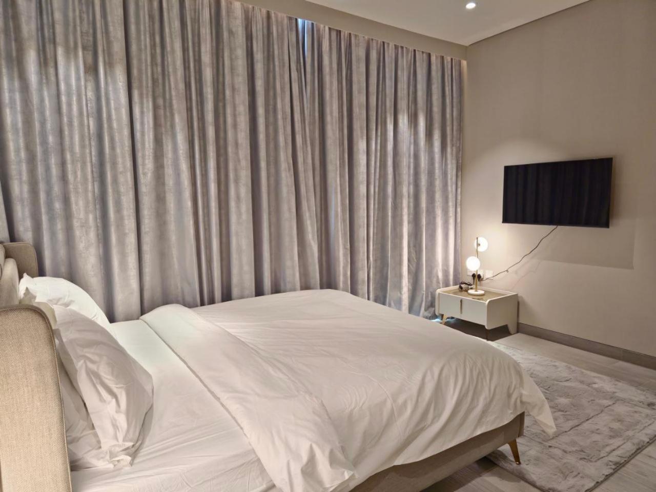 Appartement Marina Walk Gem Modern With Pool & Gym Access, Steps To & Metro Managed By Sunnyhomes Dubaï