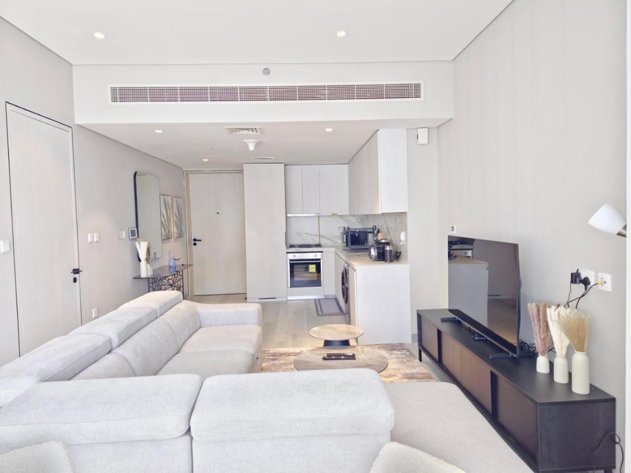 Marina Walk Gem Modern With Pool & Gym Access, Steps To & Metro Managed By Sunnyhomes Dubaï
