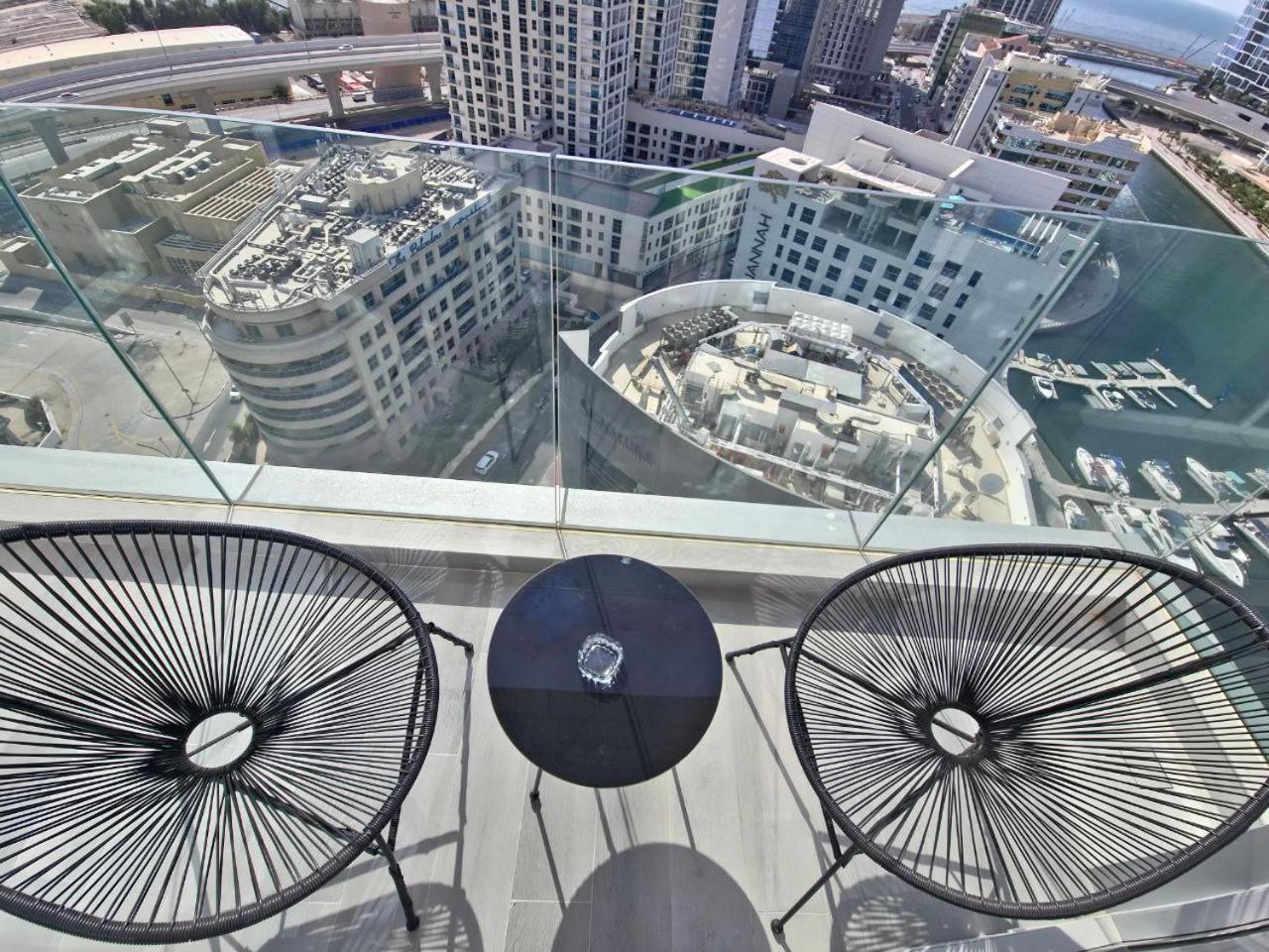 Marina Walk Gem Modern With Pool & Gym Access, Steps To & Metro Managed By Sunnyhomes Dubaï