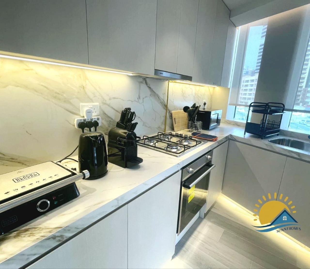 Marina Walk Gem Modern With Pool & Gym Access, Steps To & Metro Managed By Sunnyhomes * Dubaï