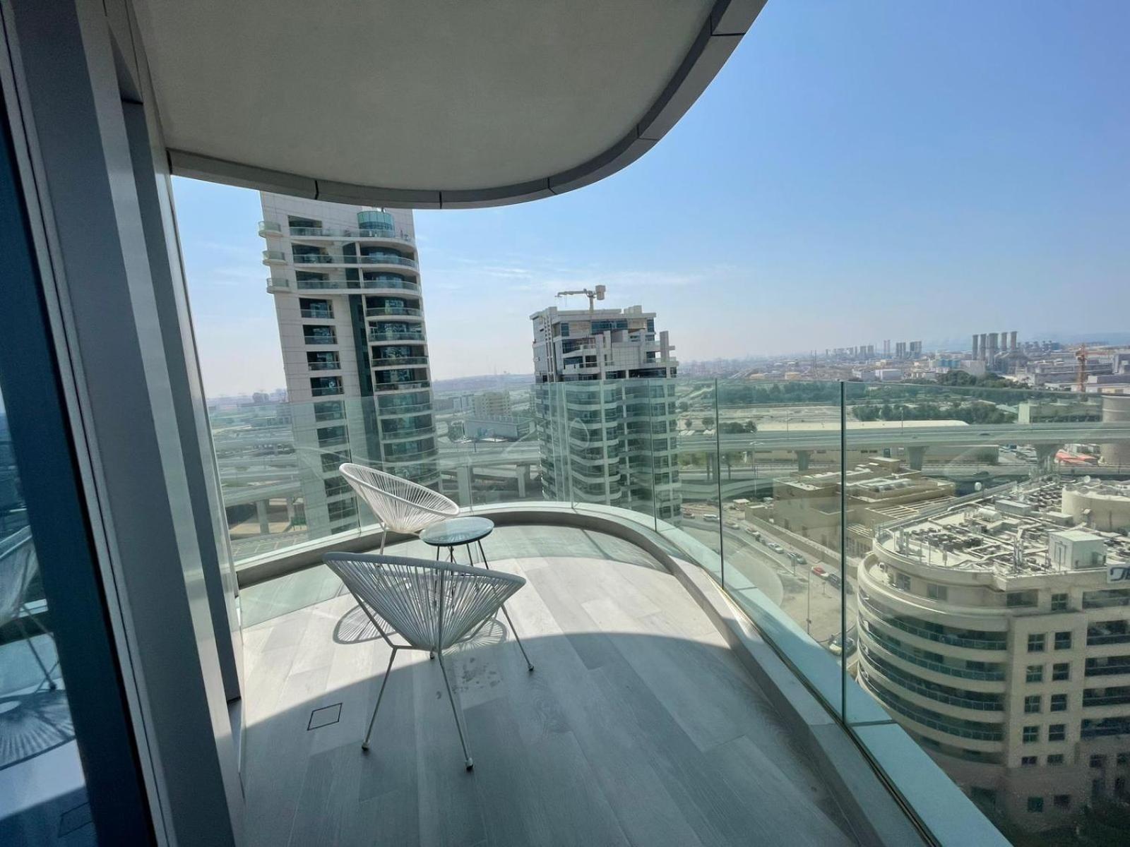 Marina Walk Gem Modern With Pool & Gym Access, Steps To & Metro Managed By Sunnyhomes Appartement Dubaï