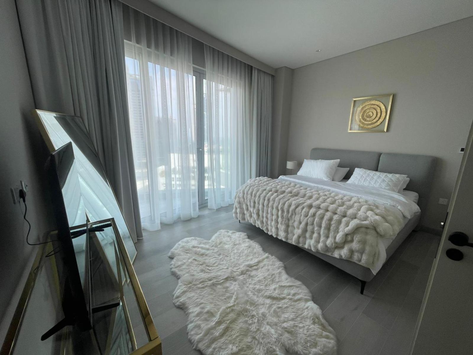 Marina Walk Gem Modern With Pool & Gym Access, Steps To & Metro Managed By Sunnyhomes *